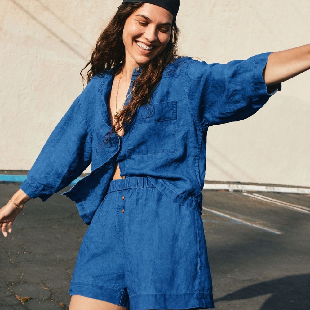 Everlane Linen Billow Blouse in Indigo